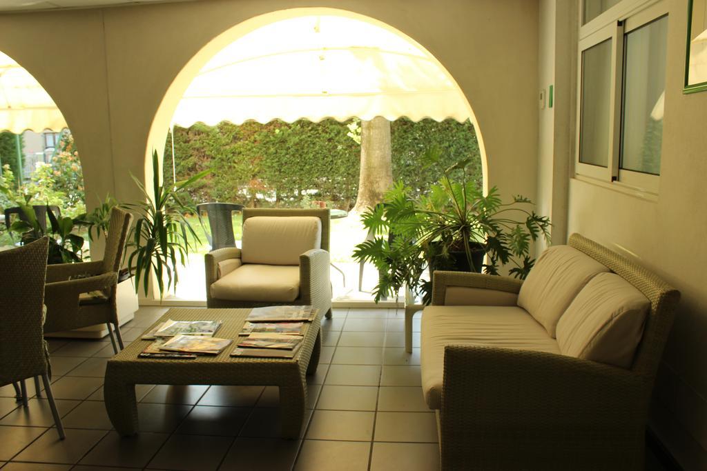 Ducathotel Torrile Exterior foto