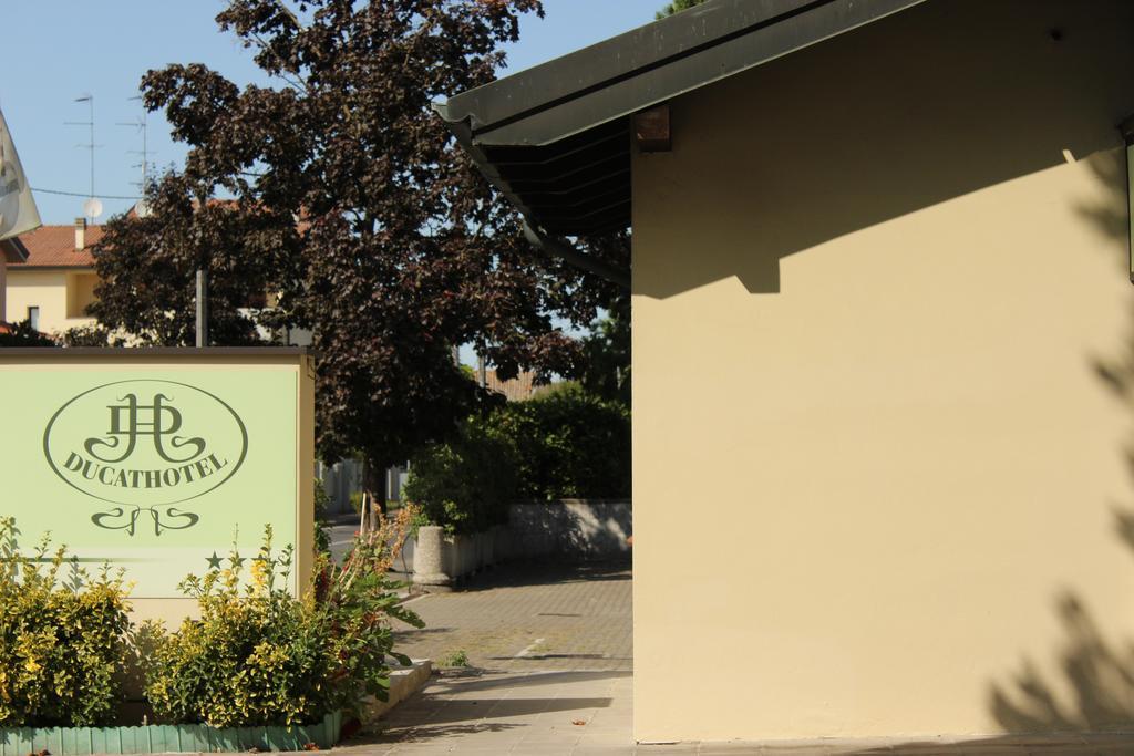 Ducathotel Torrile Exterior foto